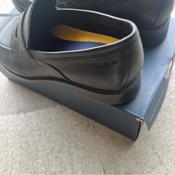 Cole Haan Hawthorne Black Leather Penny Loafers Slip-On - Picture 3 of 7